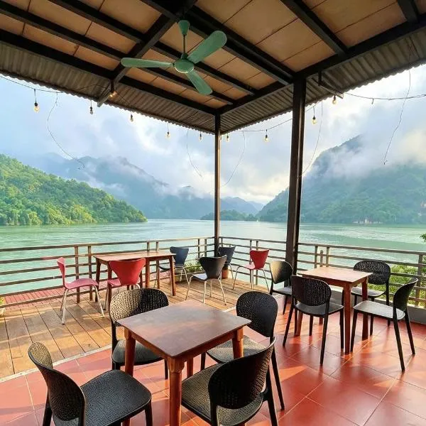 Nhà Nghỉ Sơn Lâm Homestay, хотел в Bak Kan