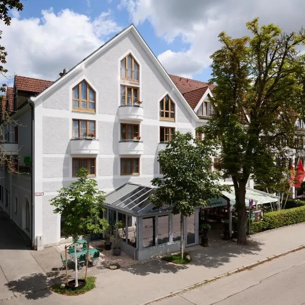 Hotel Kastanienhof, хотел в Ердинг