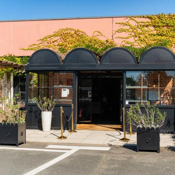 Hôtel Le Mercator、ヴァンドームのホテル