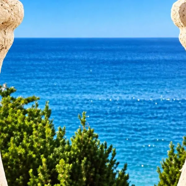 Rincon Coastal Escape with Ocean Views Pool and Two King Beds, hotel a Rincon