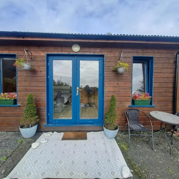 Ceaser's cabin is a cosy 1 bedroom cabin, hotel en Lahinch