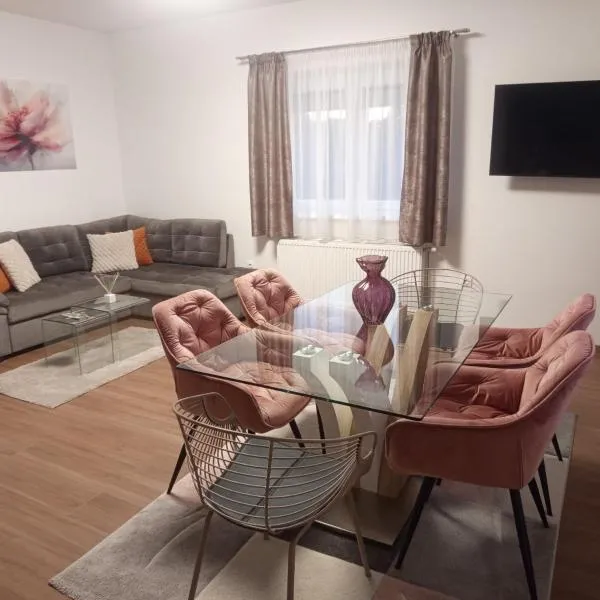 President Apartman - Nincs szomszéd! Az egész ház az önöké!, hotel di Békéscsaba