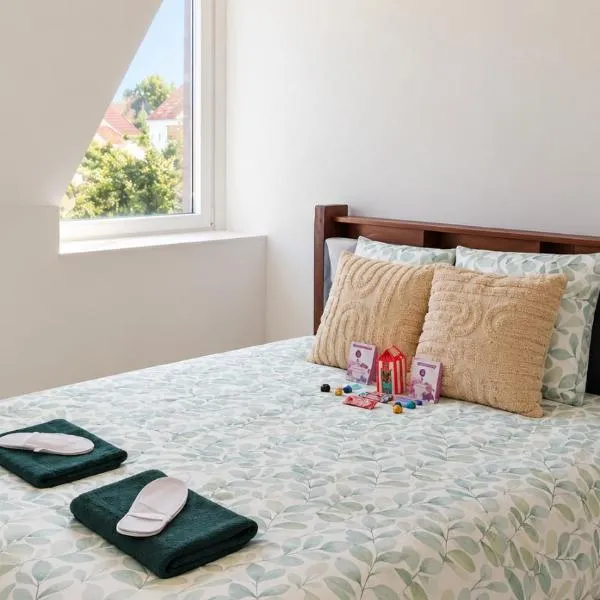Appartement cosy 50 m2 rénové avec jardin commun, hôtel à Outreau