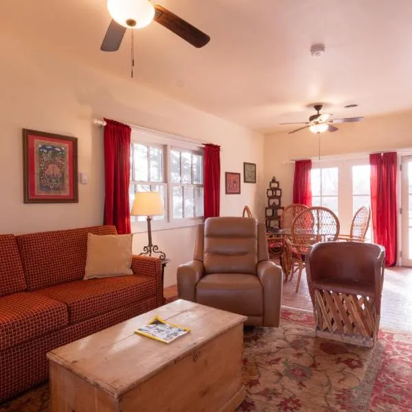 Casa Blanca Inn and Suites, hotel din Farmington