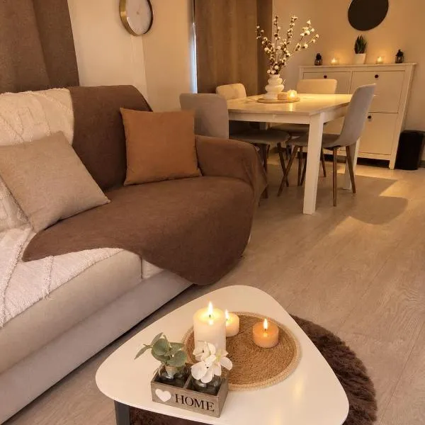 Bungalow cosy varois avec piscine soleil calme et nature โรงแรมในPourrières