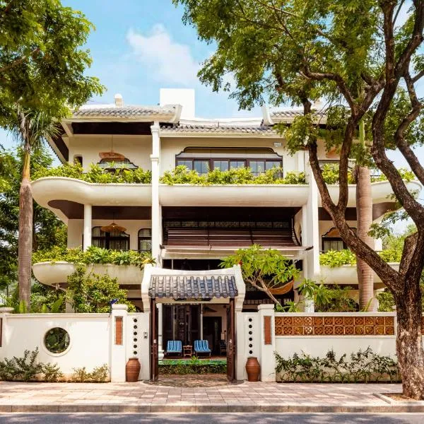 Natalie Indochine Mountain Villa Da Nang By Sujet of Haviland, hotel en Da Nang