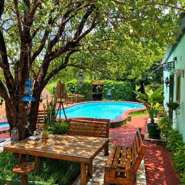 Bush Adventure Guest House, hotel di Kasane