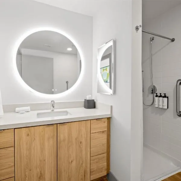 The 233 Suites Unscripted By Hyatt, hotel Mesában