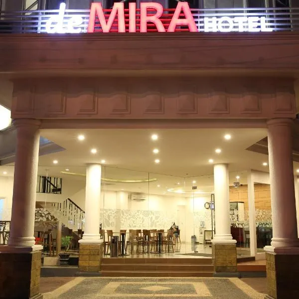 DeMira Hotel โรงแรมในสุราบายา