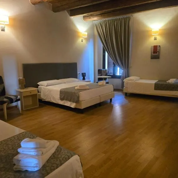 Honey Rooms Ferrara, hotell i Ferrara