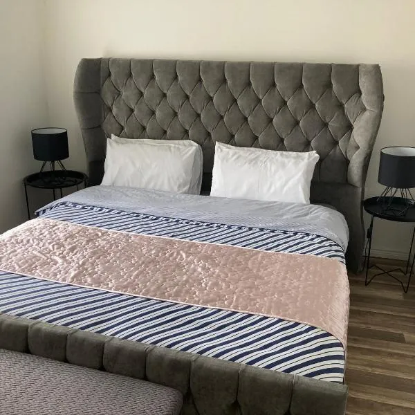 Cosy 2-Bed Home - 5-Min Walk to Town - Wood Burner, хотел в Оума