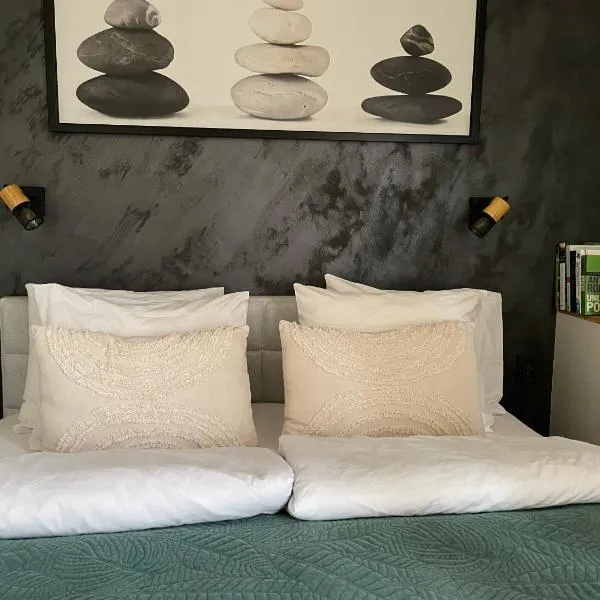 Puiestee apartment، فندق في فالغا