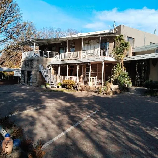 Woodpecker Guesthouse, hotel di Ficksburg