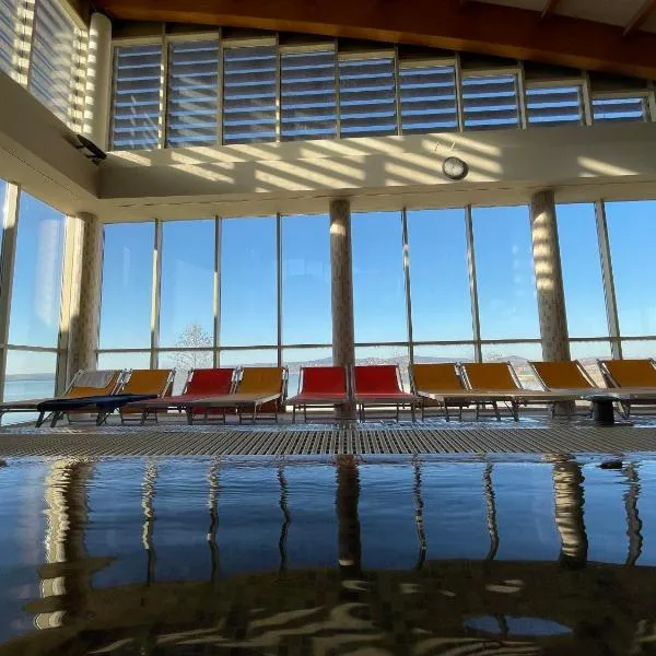 Velence Sunset Wellness Apartman, Hotel in Velence