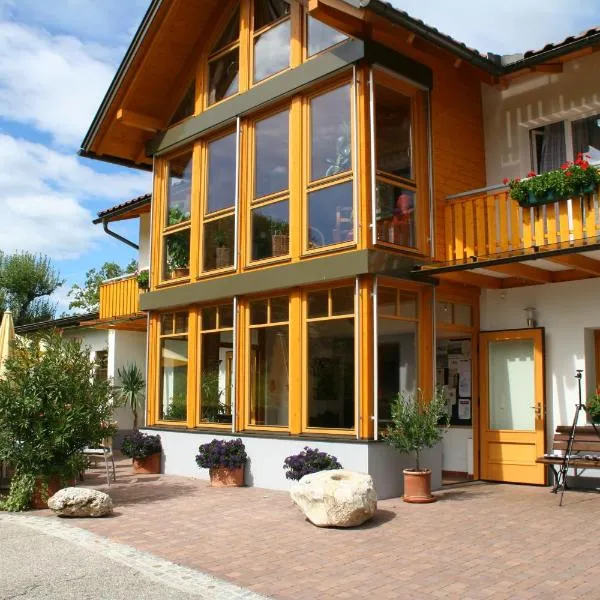 Gasthof Ferm, hotel v destinaci Schiefling am See