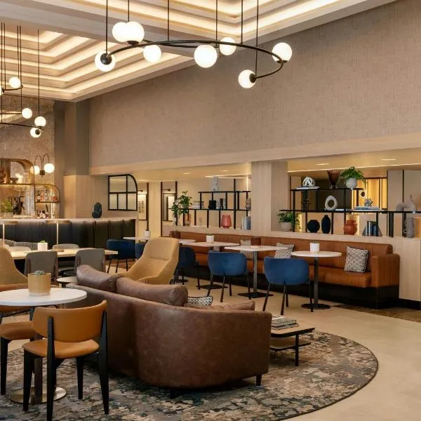 Sheraton Heathrow Hotel, hotel i Hillingdon