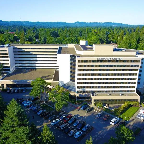 Embassy Suites by Hilton Portland Tigard, hótel í Tigard