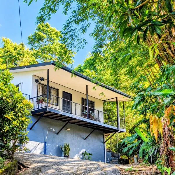 Casa Emma Quepos、ケポスのホテル
