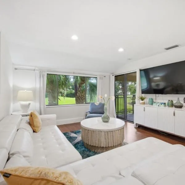 Saddlebrook Golf Course view Condo with Kitchen โรงแรมในเวสลีย์แชปเพิล