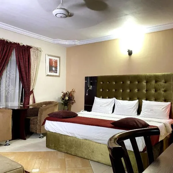 Venus Hotels and Suites by Pediflo, hotel sa Nung Ete