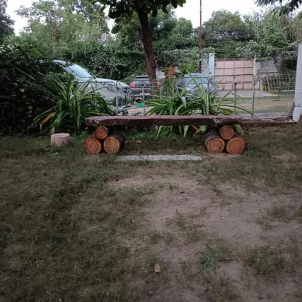 Nature Resort, hotel en Agra