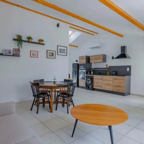 Charmante Maisonnette au calme, proche de Lyon โรงแรมในDagneux