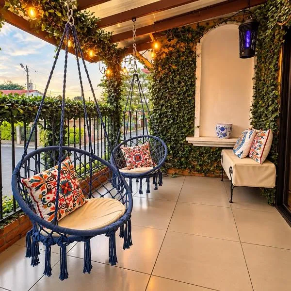 Hotel SJO Airport Cars4Rent Edward y Familia Inn, ξενοδοχείο σε Alajuela