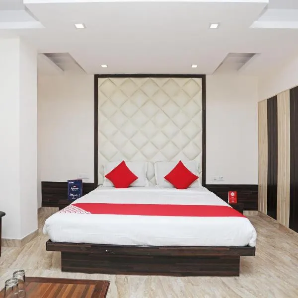 Hotel O Subhadra Residency, khách sạn ở Meerut