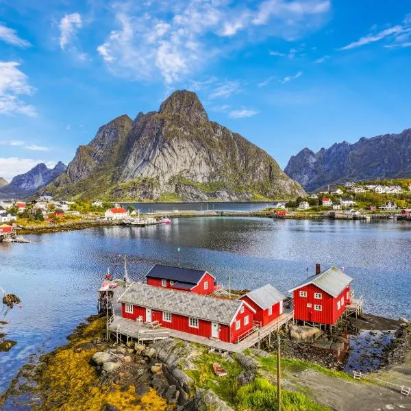 CaspAra authentic Rorbu best view in Reine Lofoten, хотел в Рейне