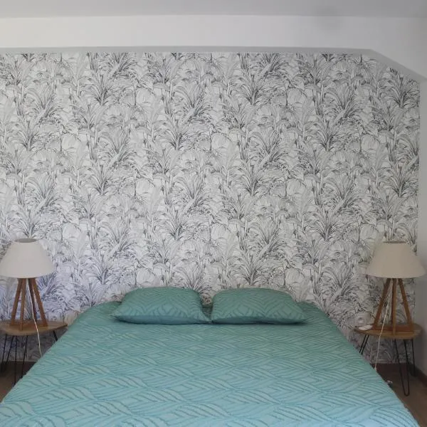 La Fleur de Canne - Bagatelle - Logement en rez-de-jardin avec spa privatif, hotel sa Sainte-Suzanne