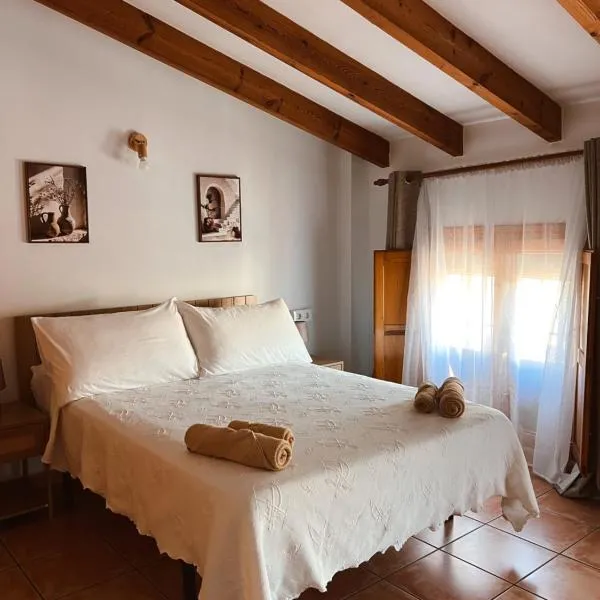 Casa Rosa, hotel din Alcalalí