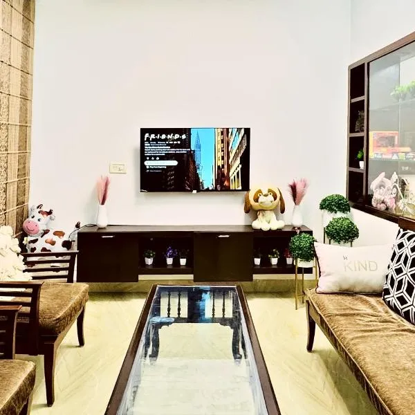 Nivera Stays 4BR Luxury Private Home near Airport, South Delhi – hotel w Nowym Delhi