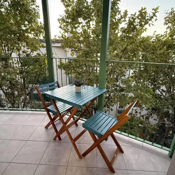 Private Rooms Easy Access to Airport & City Center, hotel u gradu Kornelja de Ljobregat