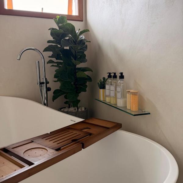 Amalfi Coast-themed apartment steps from the beach - Foto 3