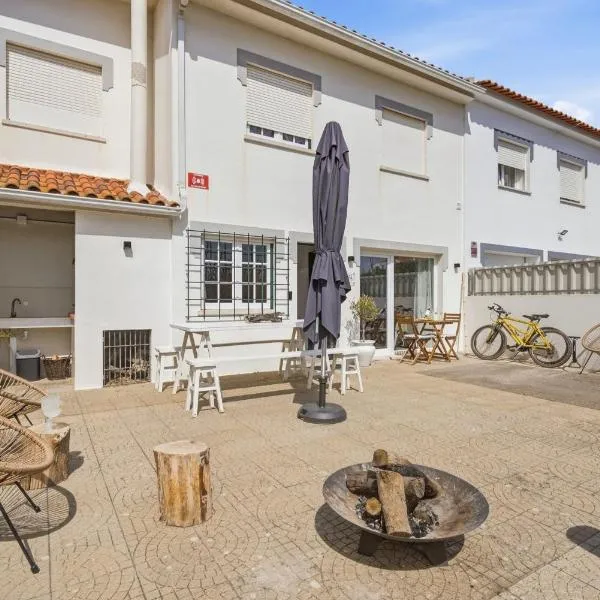 Casa do Ze Grande - Private Patio with BBQ, hotel u gradu 'Santa Cruz'