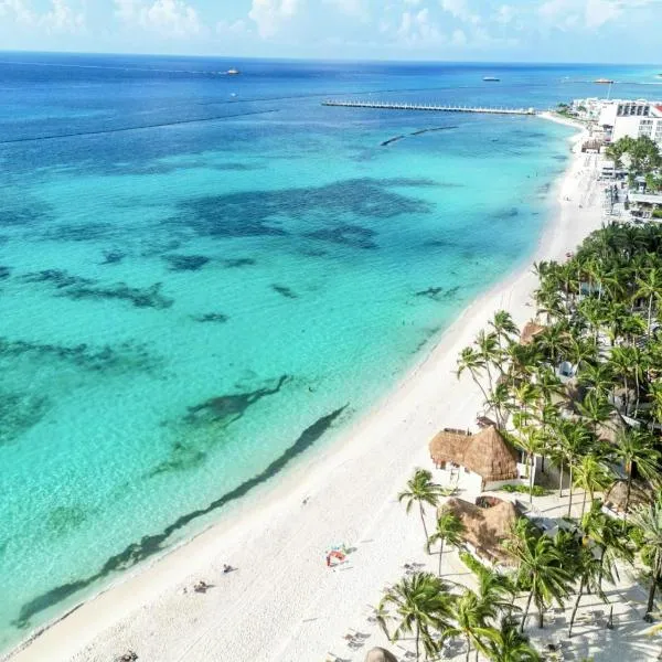 2 Blue Flag Beaches 15 Min Walk, Markets 10 Min, 5th Ave 20 Min, Cenotes 20-30 Min, ADO Bus 30 Min, 1BR King Double 2BR Duplex Sleeps 2-8, Full Induction Kitchen WiFi AC Free Bikes Beach Chairs, Free Street Parking, hotel sa Playa del Carmen