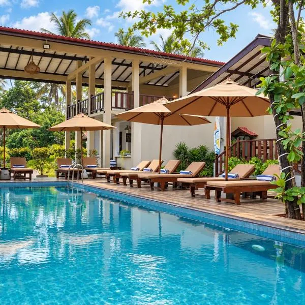 NatureSurf Villas - Private Garden Retreat at Hiriketiya Beach SPA, Surf & Relaxation, hotel in Dikwella