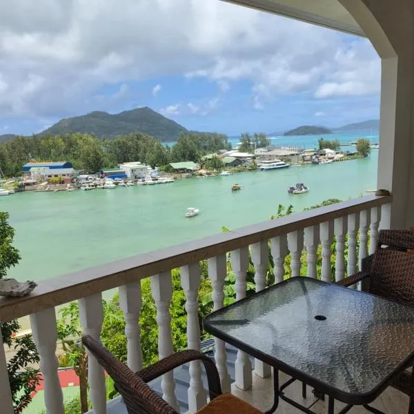 Belle Rose Vue guest house, Hotel in Baie Sainte Anne