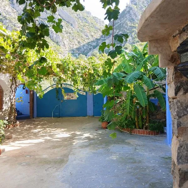 Blue House Town, viešbutis mieste Šefšauenas