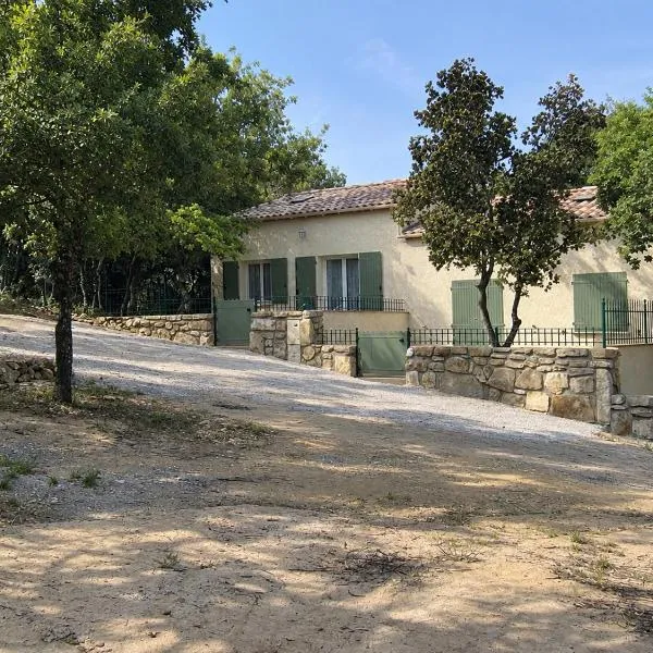 Le Pailler d'Azor, Maison de vacances Climatisée au Calme près des Fumades, hotel en Navacelles