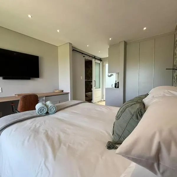 Swanemeer Apartments: Cape Town şehrinde bir otel