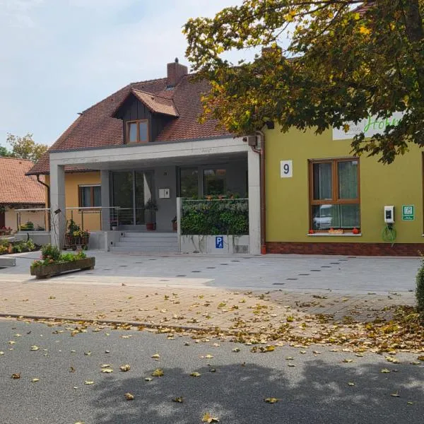 Landgasthaus Hofmann, khách sạn ở Oberdachstetten