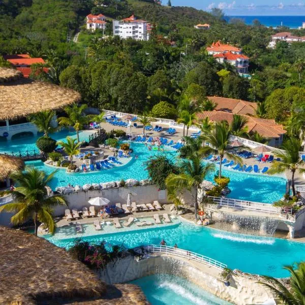 Cofresi Palm Beach & Spa Resort - All Inclusive, hotel in El Puerto