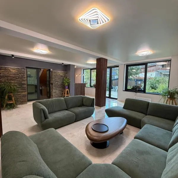 Hotel Elite House、メスティアのホテル