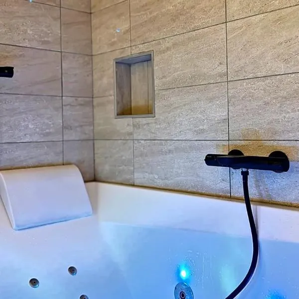 COCON Mayennais - Loft Balnéo Laval, hotel em Laval
