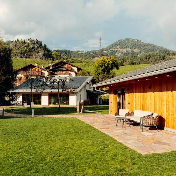 Shasta Mountain Lodge, hotel sa Cavalese