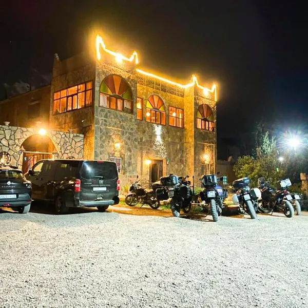 Auberge restaurant Afoud, khách sạn ở Agoudal
