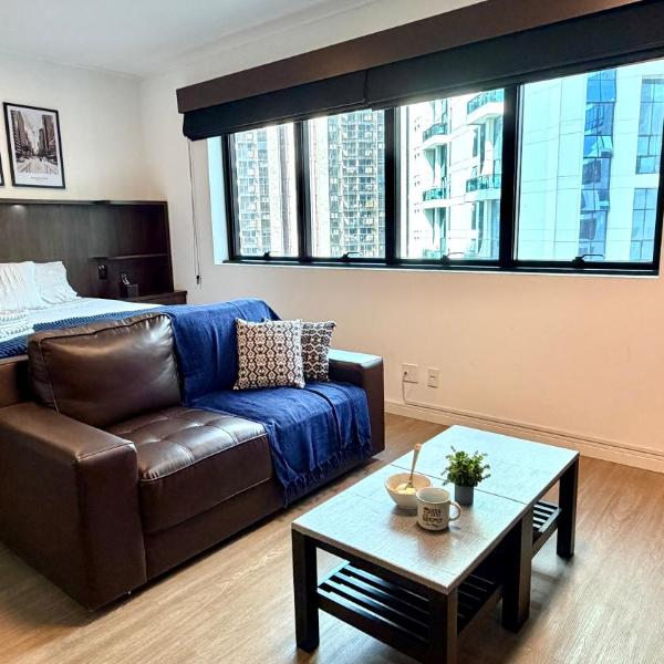 Flat São Paulo Moema, garagem privativa, sauna, piscina, recepção 24hrs ao lado do metrô