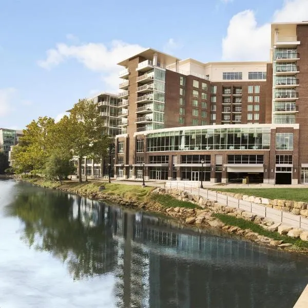 Embassy Suites by Hilton Greenville Downtown Riverplace, מלון בגרינוויל