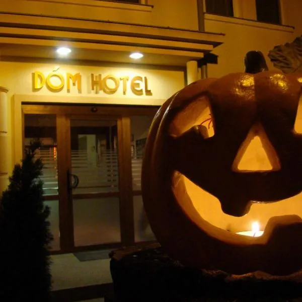 Dóm Hotel โรงแรมในแซแก็ด